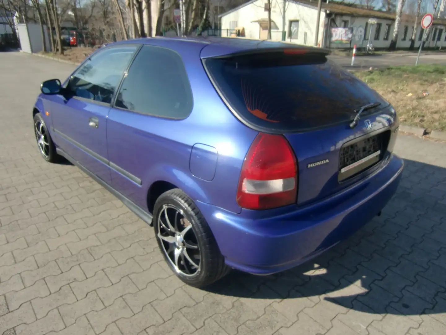Vehicle image, number 2
