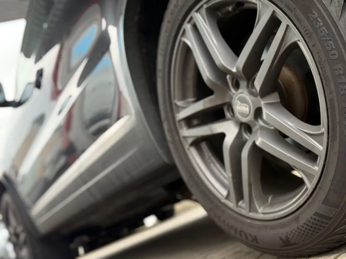 Vehicle image, number 8
