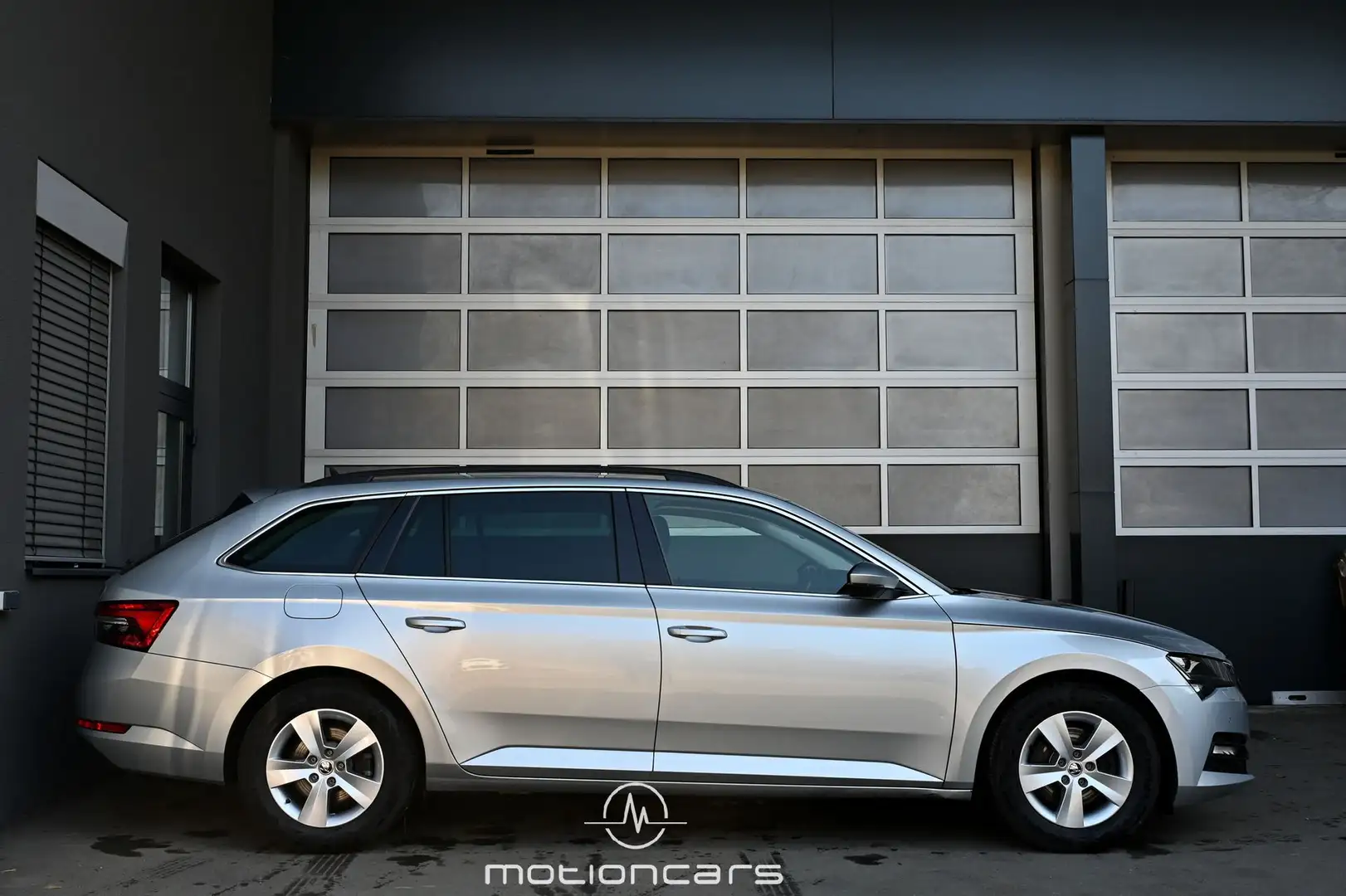 Vehicle image, number 5