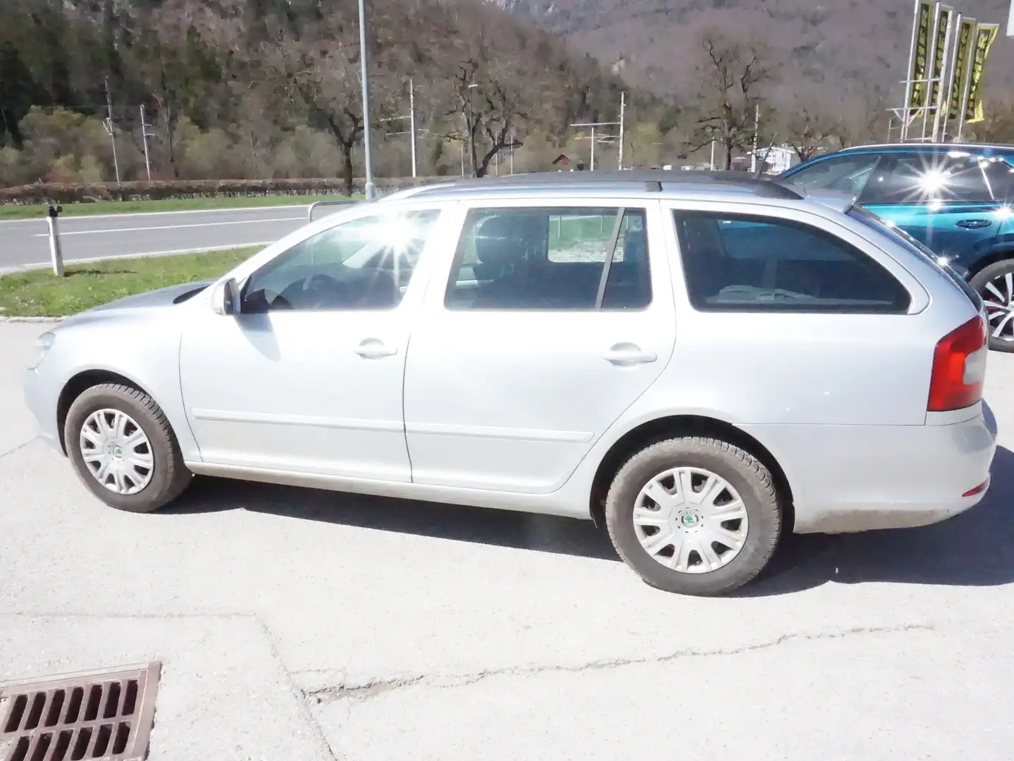 Vehicle image, number 5