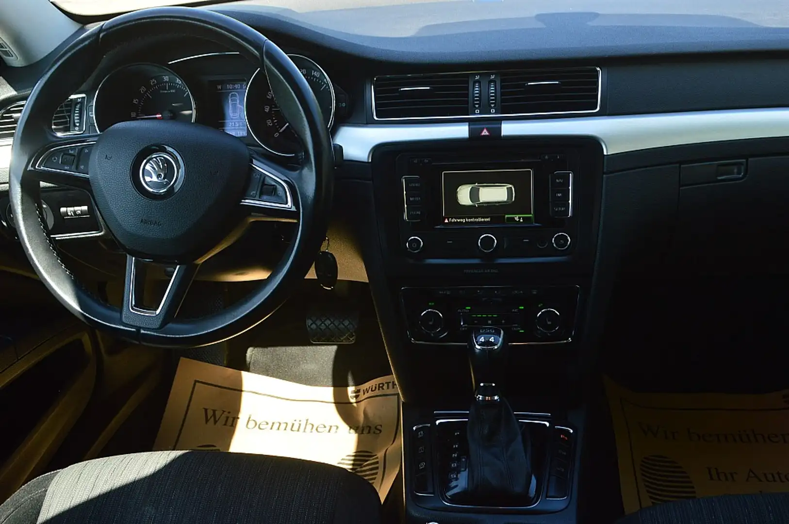 Vehicle image, number 10