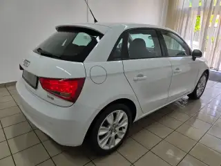 Vehicle image thumbnail, number 3