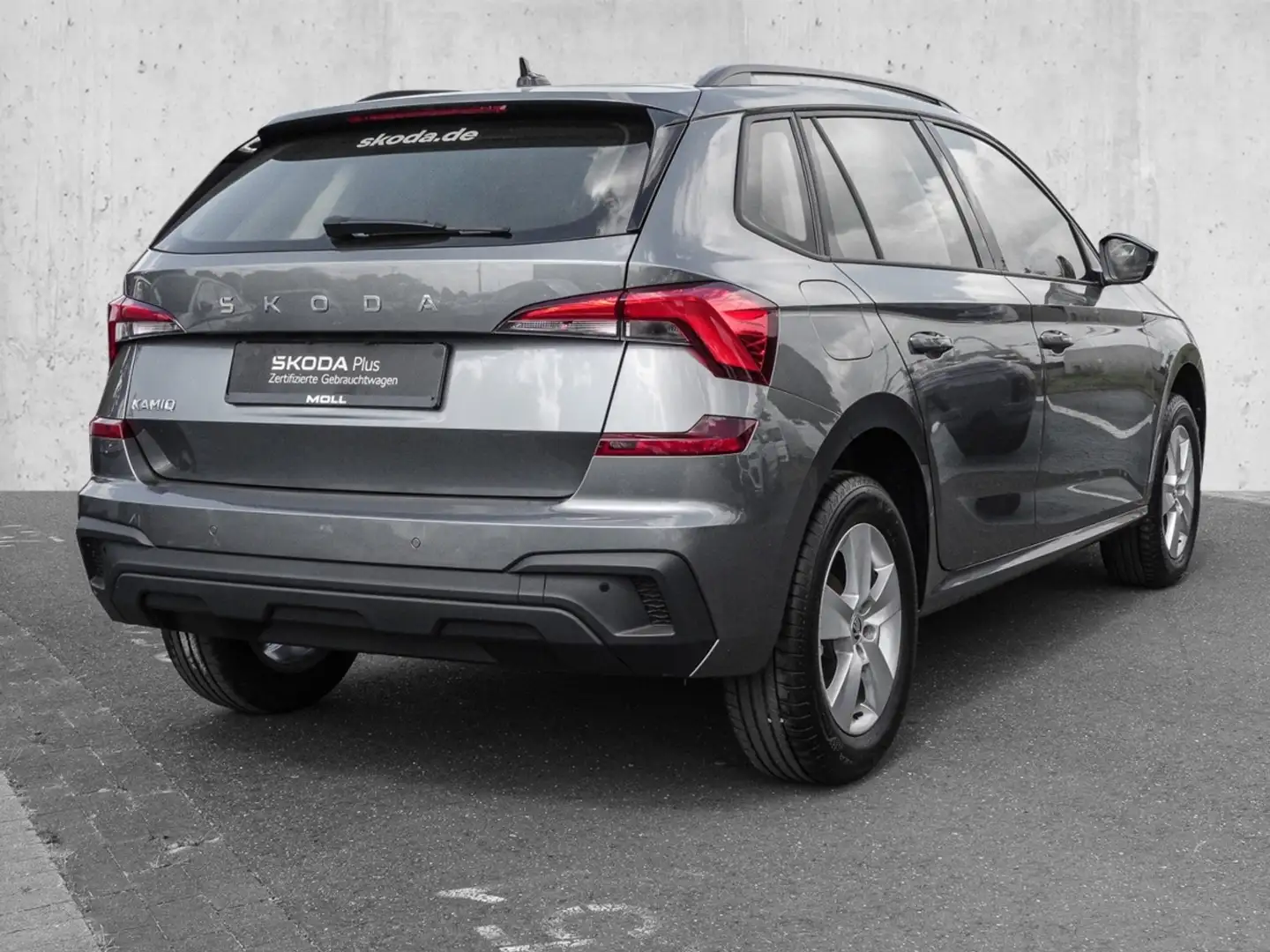 Vehicle image, number 4