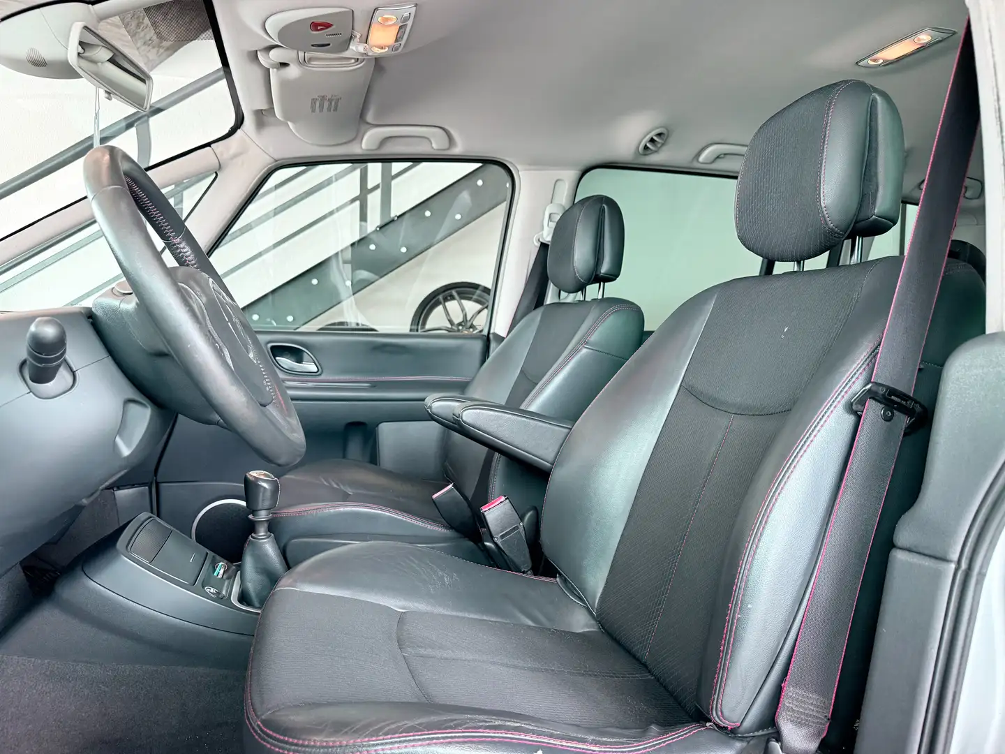 Vehicle image, number 7