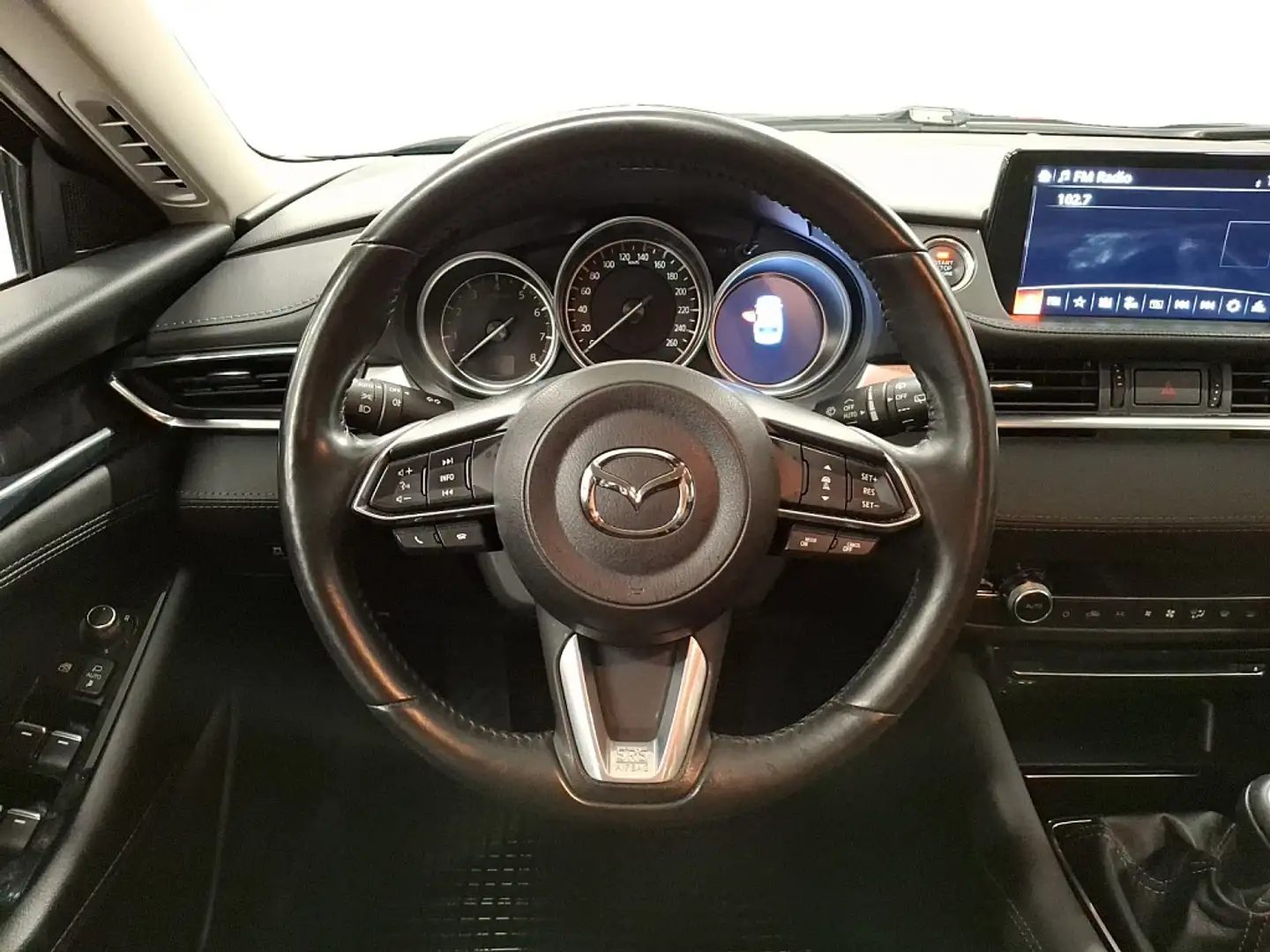 Vehicle image, number 6