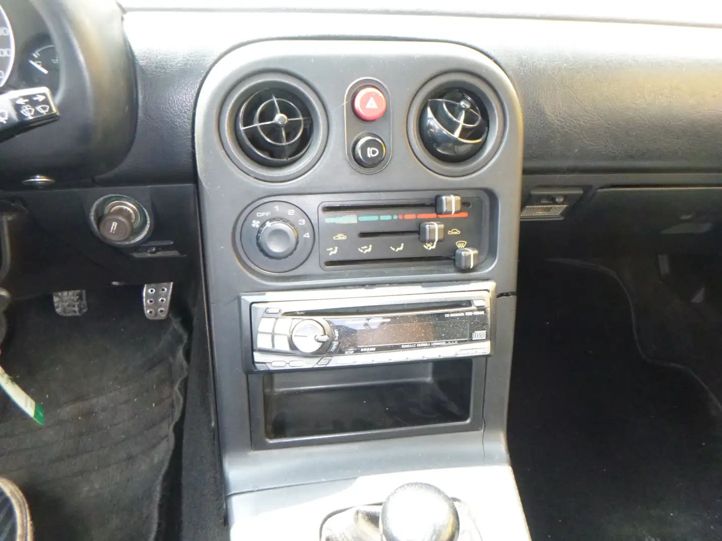 Vehicle image, number 9