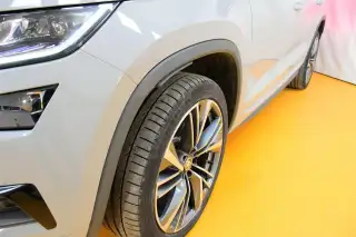 Vehicle image thumbnail, number 19