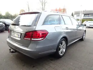 Vehicle image thumbnail, number 4