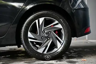 Vehicle image thumbnail, number 8