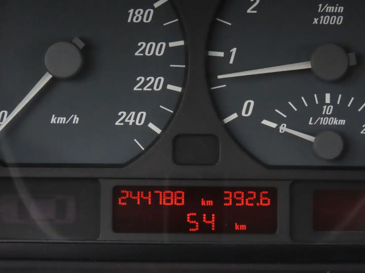 Vehicle image, number 10