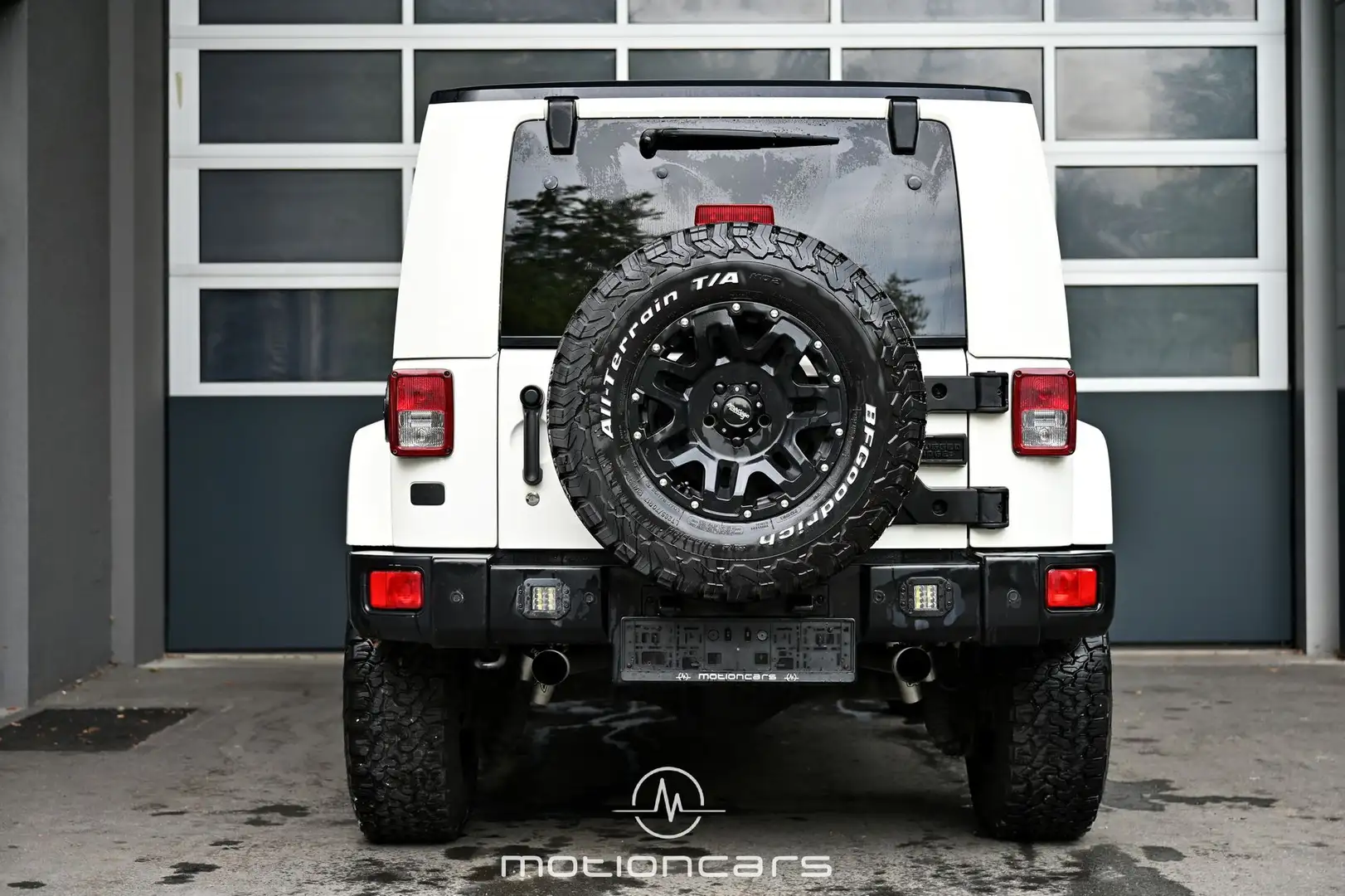 Vehicle image, number 4
