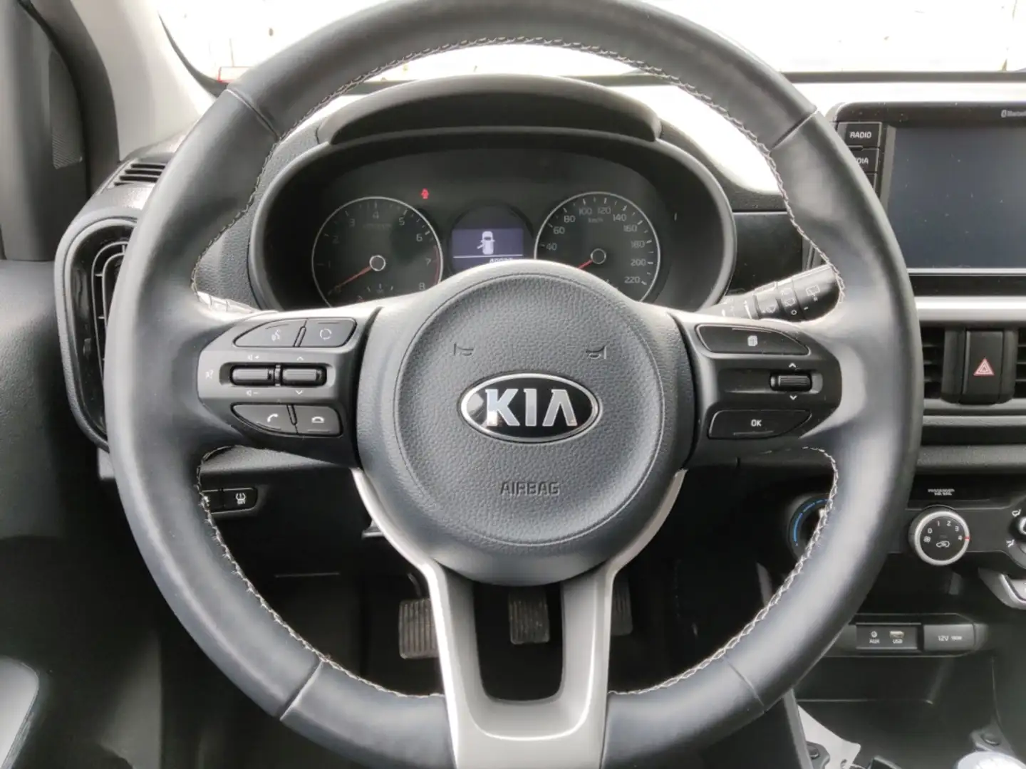 Vehicle image, number 12