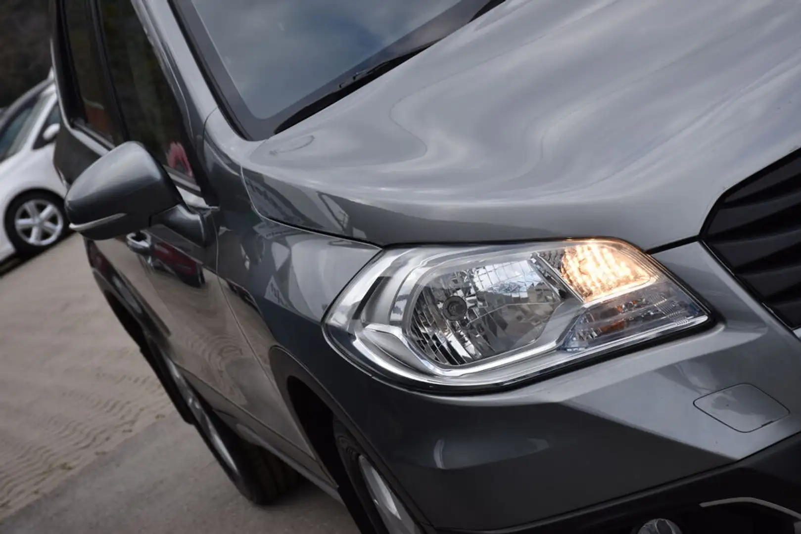 Vehicle image, number 10