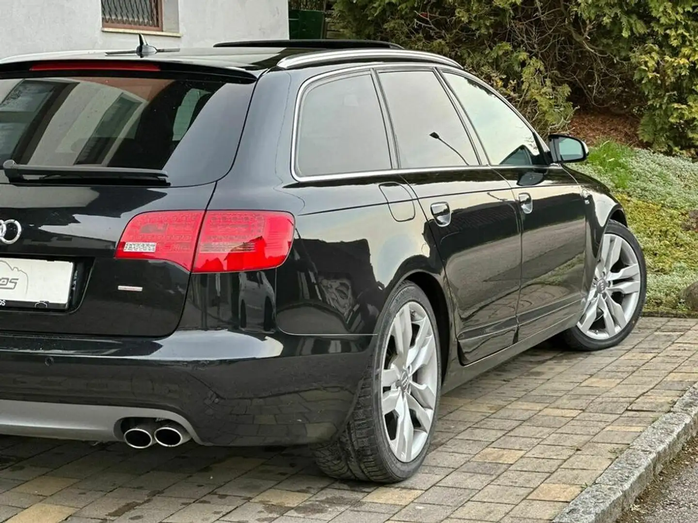 Vehicle image, number 9