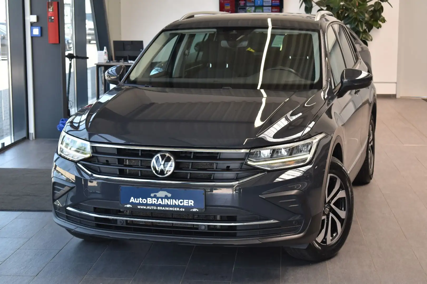 Vehicle image, number 1