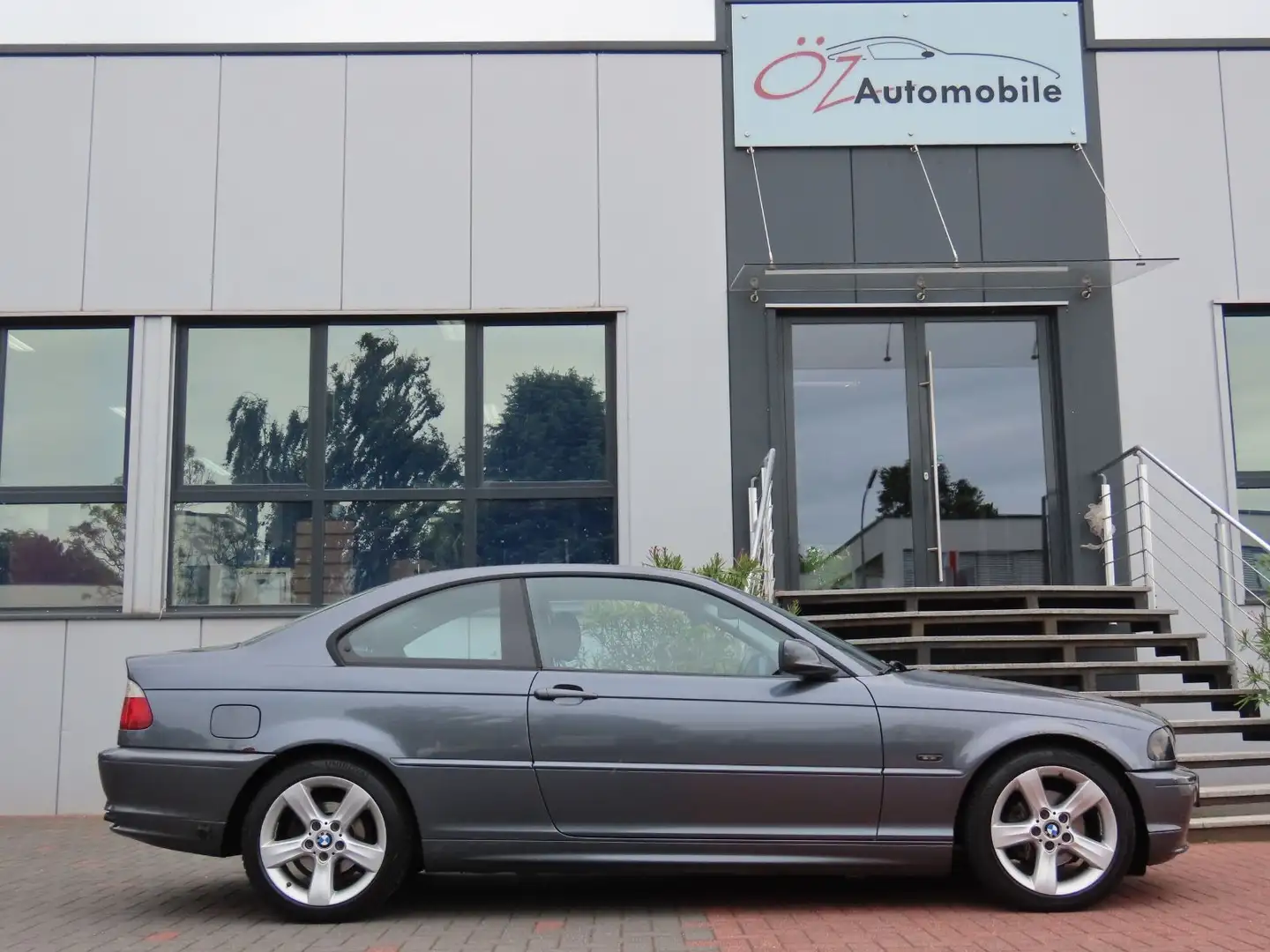Vehicle image, number 6