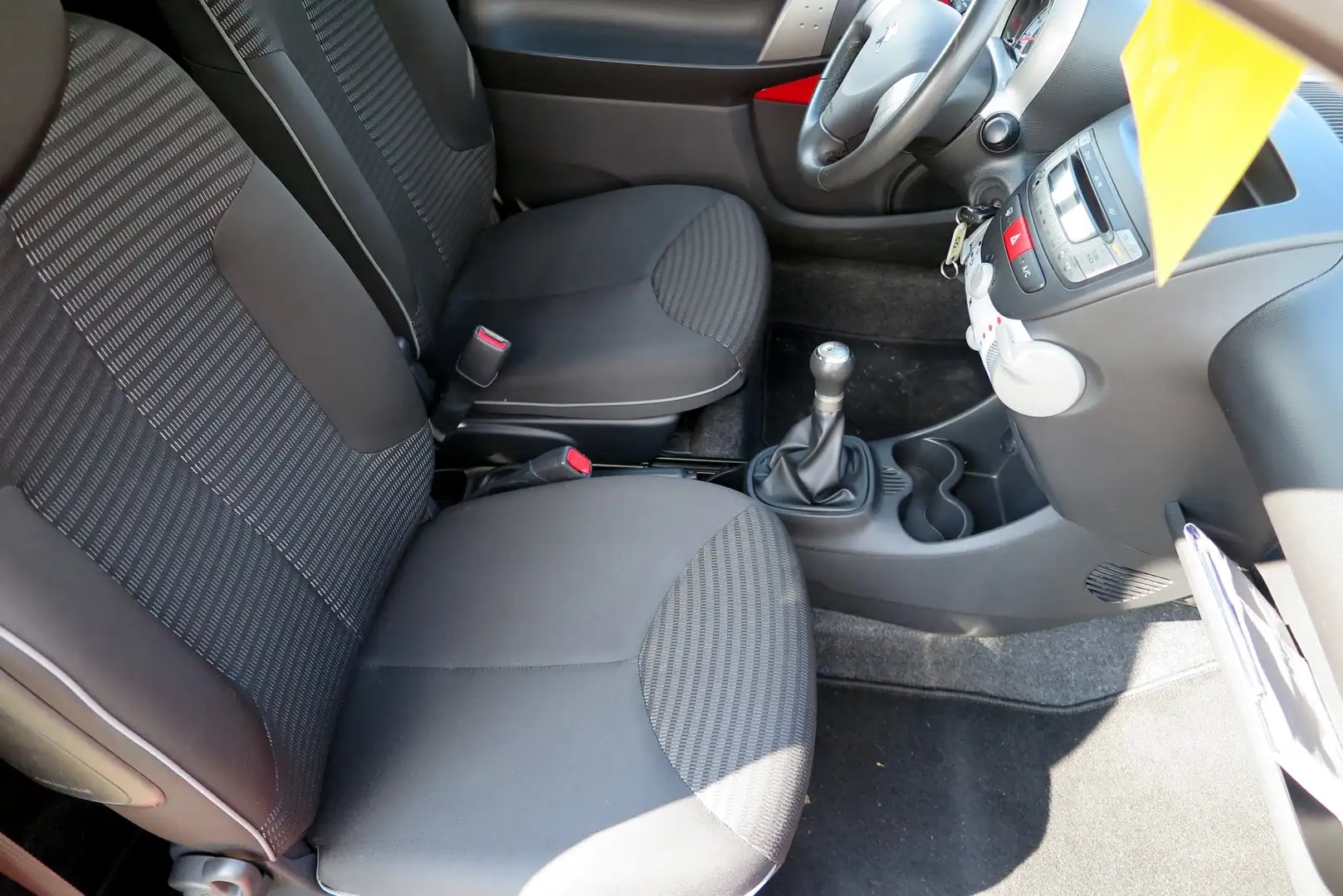 Vehicle image, number 5