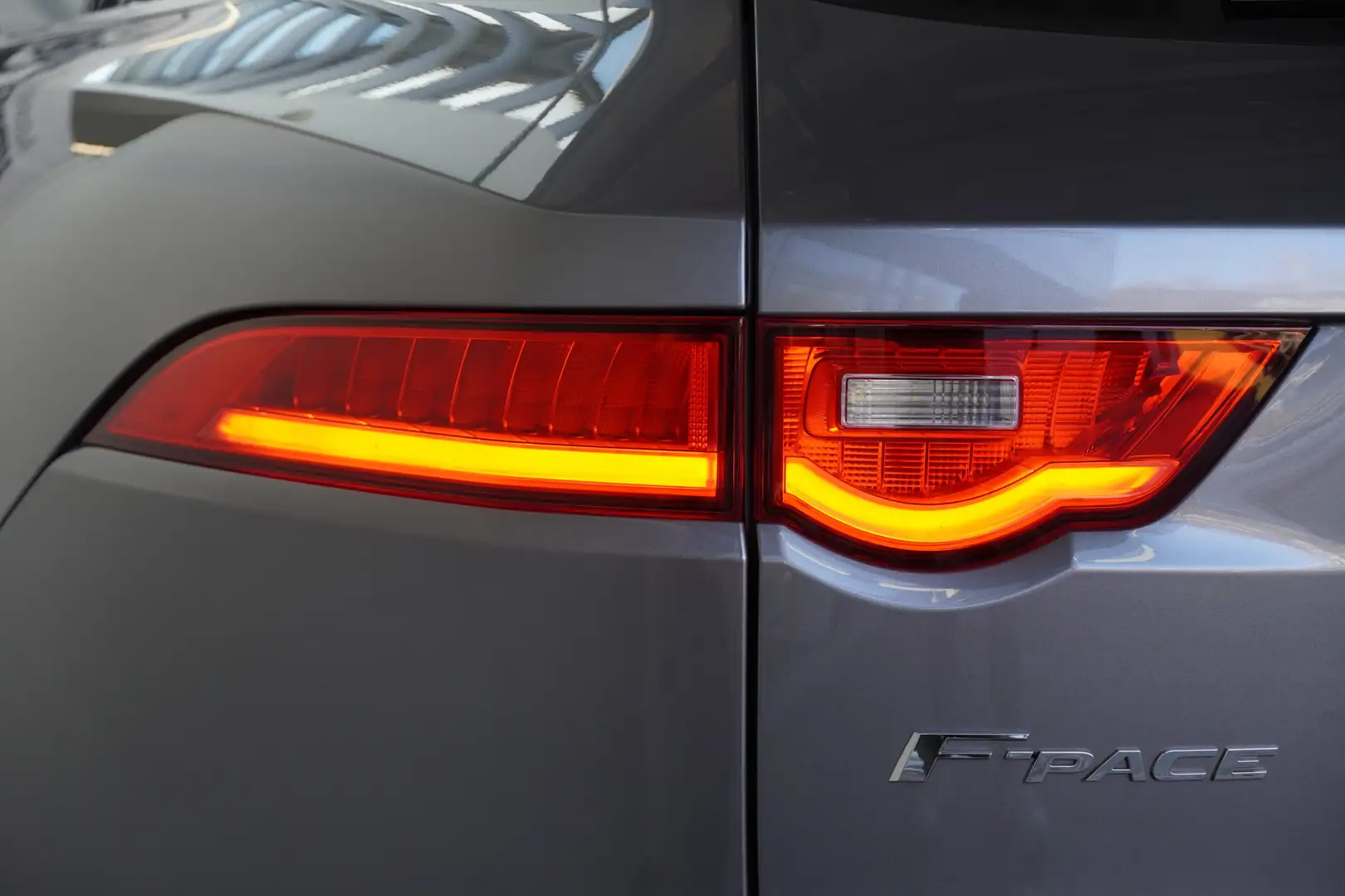 Vehicle image, number 12