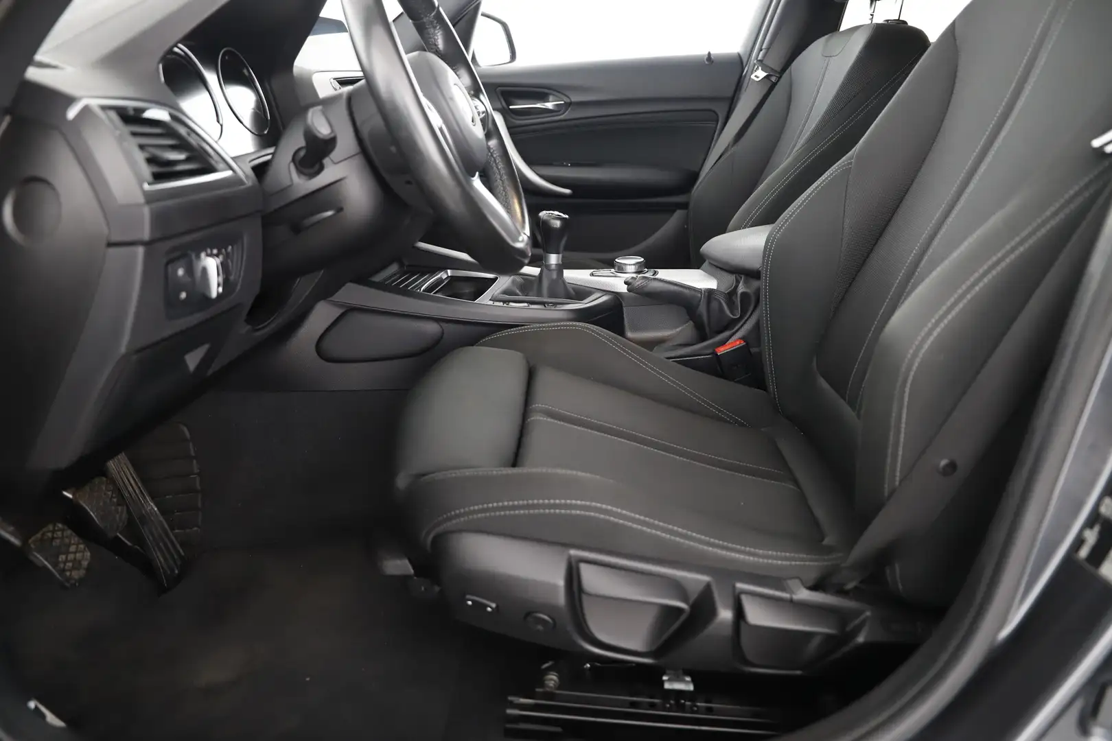 Vehicle image, number 8
