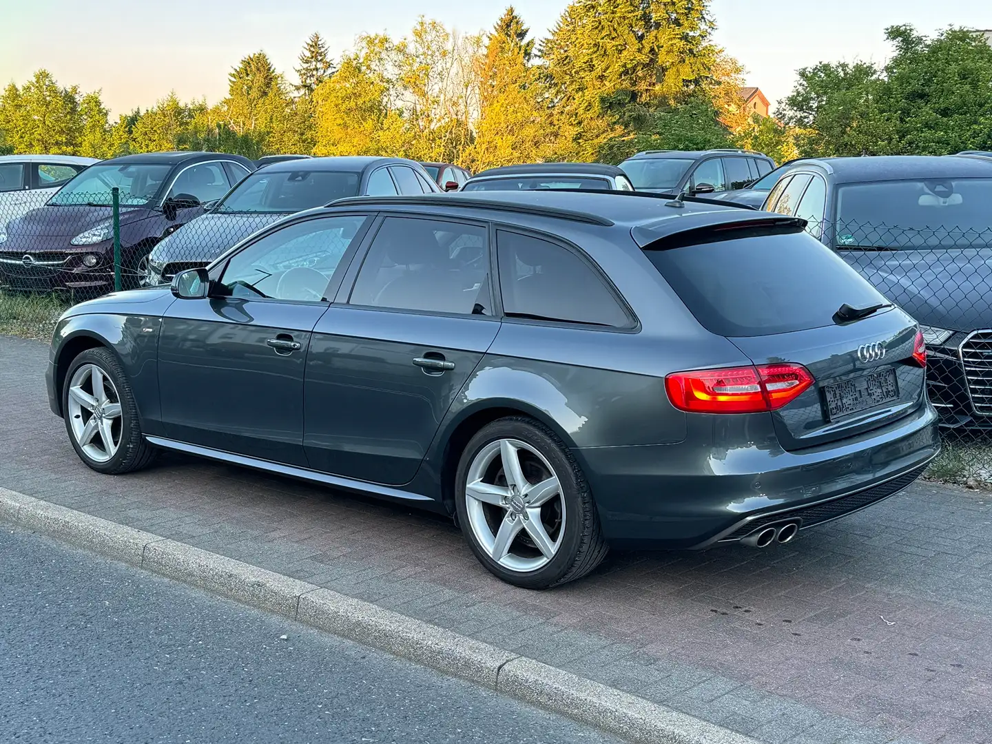 Vehicle image, number 18