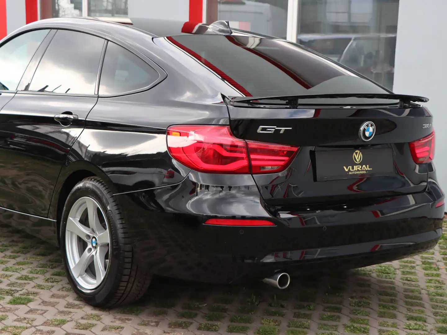 Vehicle image, number 11