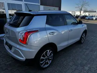 Vehicle image thumbnail, number 3