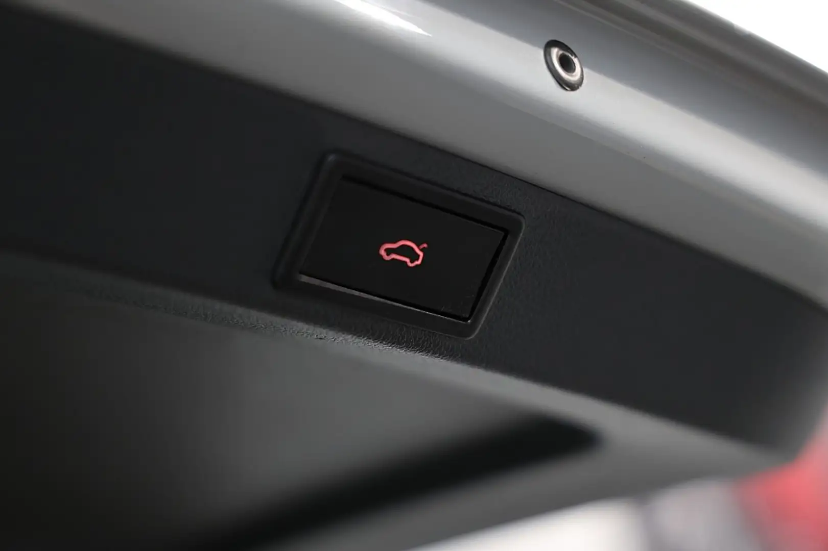 Vehicle image, number 13