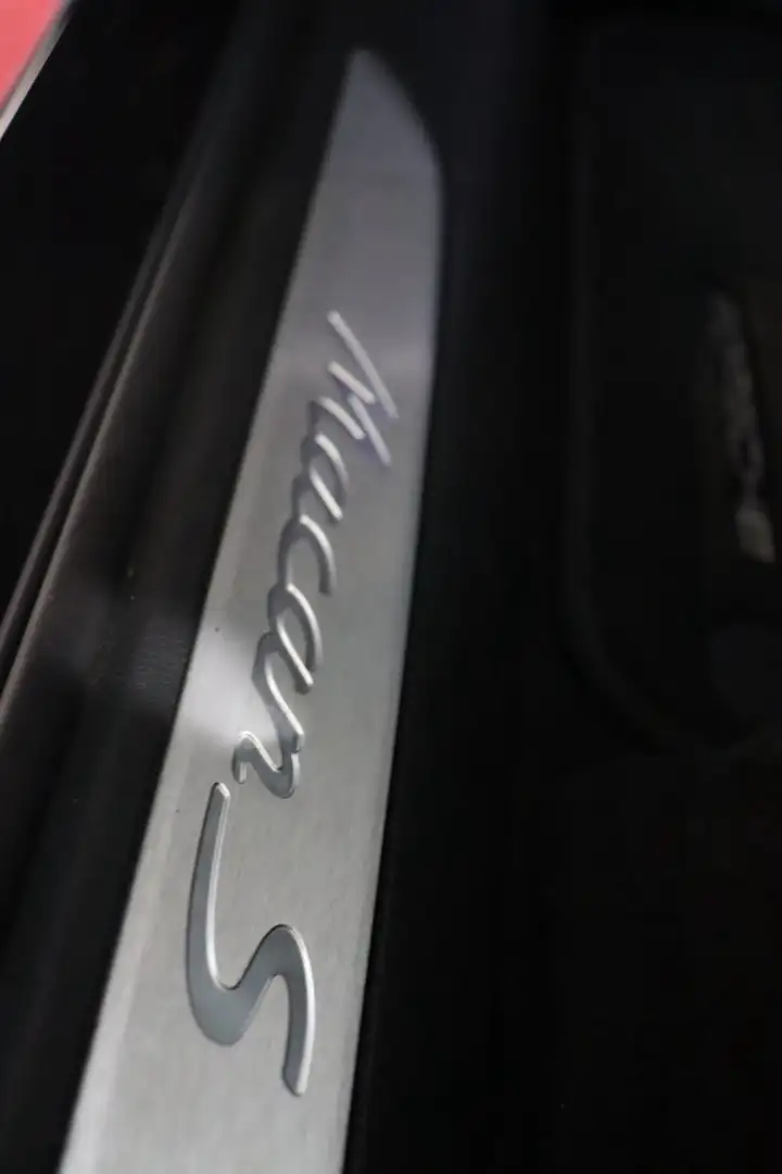 Vehicle image, number 14