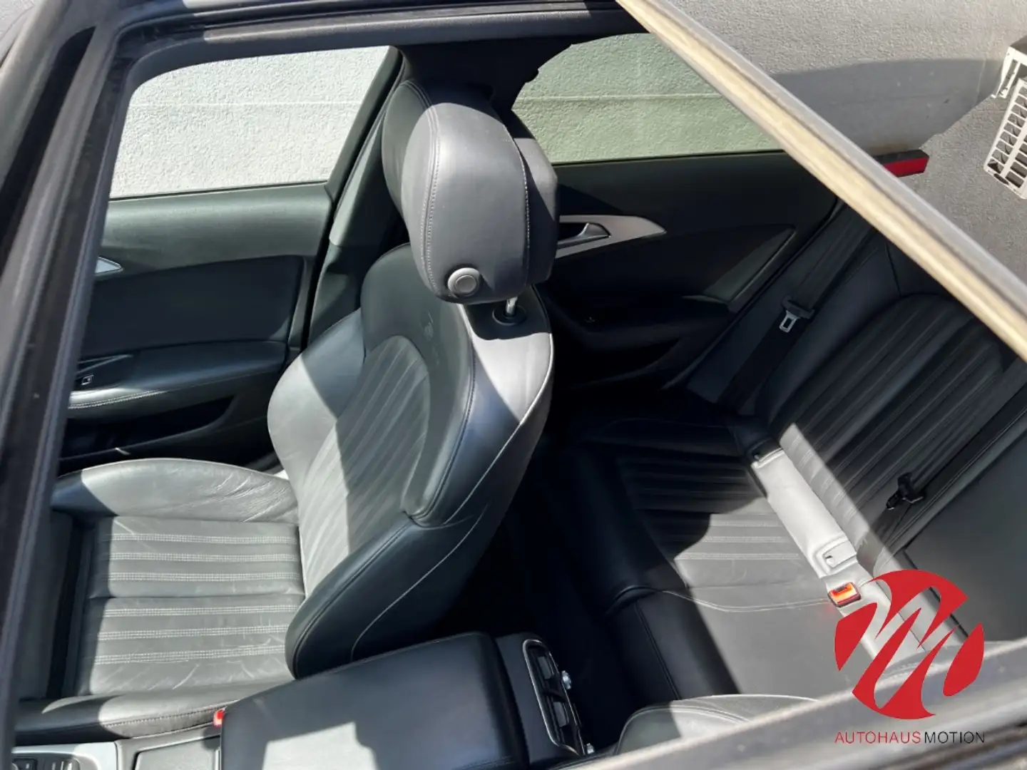 Vehicle image, number 8