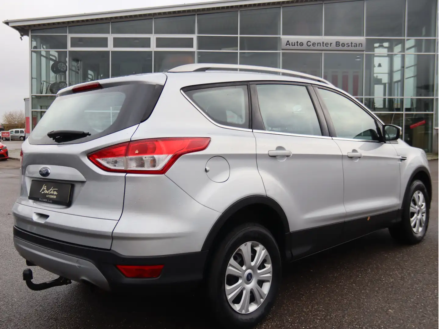 Vehicle image, number 4