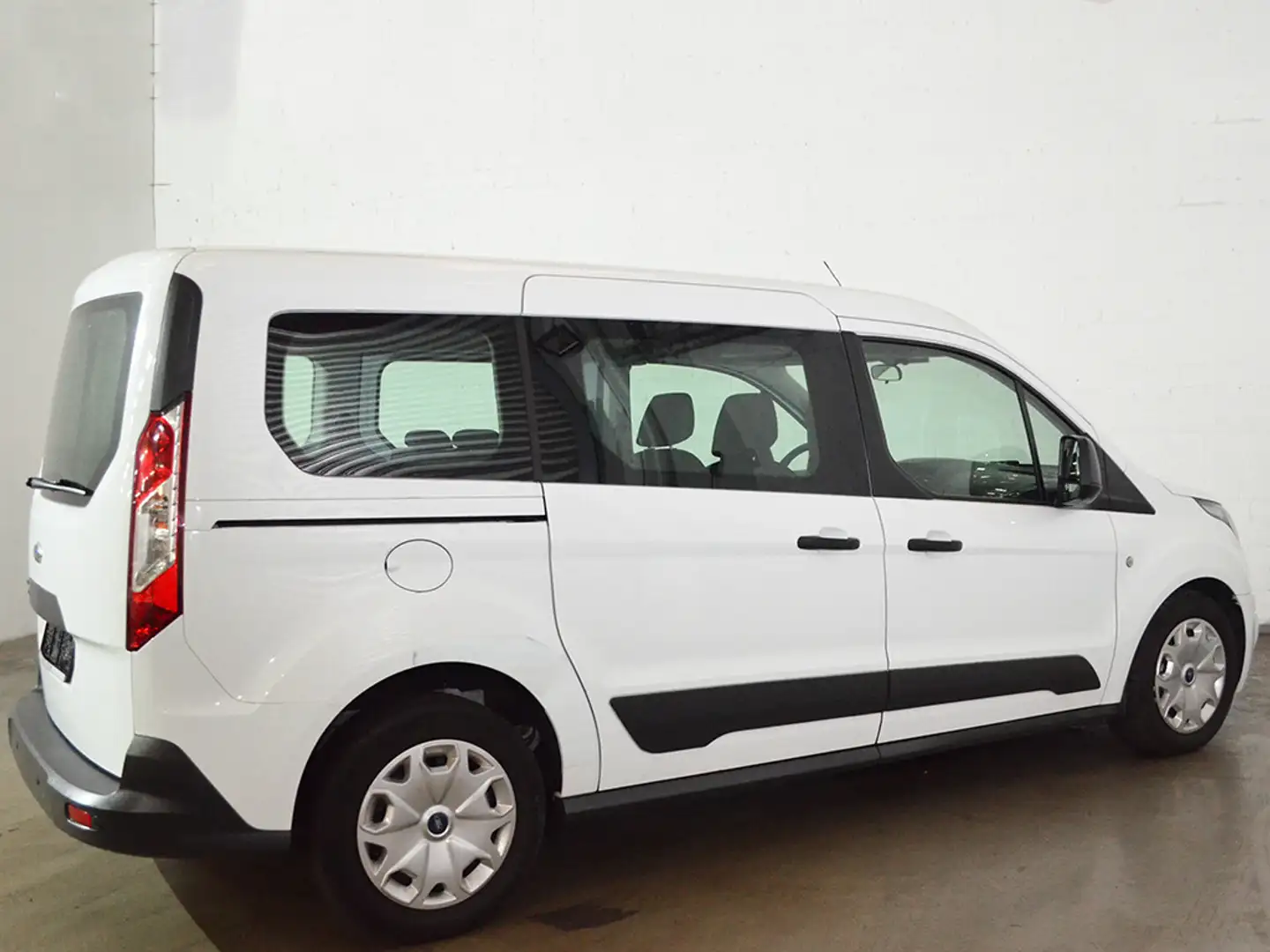 Vehicle image, number 9