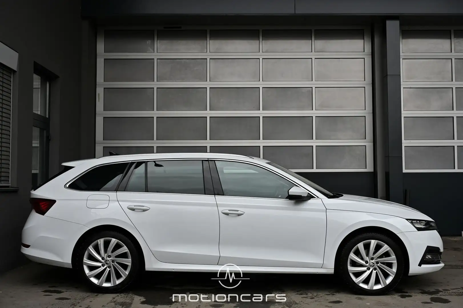 Vehicle image, number 5