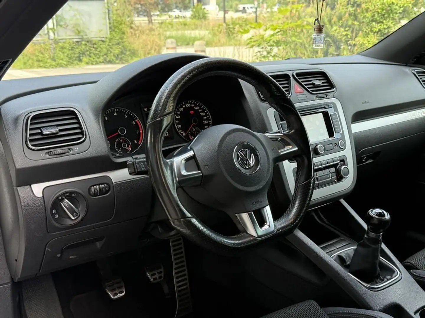 Vehicle image, number 13