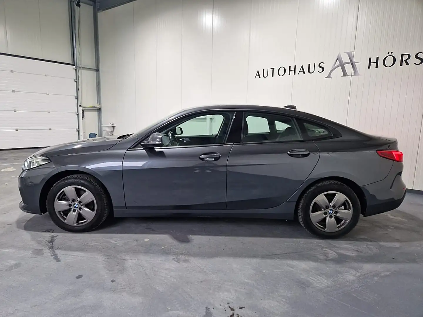 Vehicle image, number 4