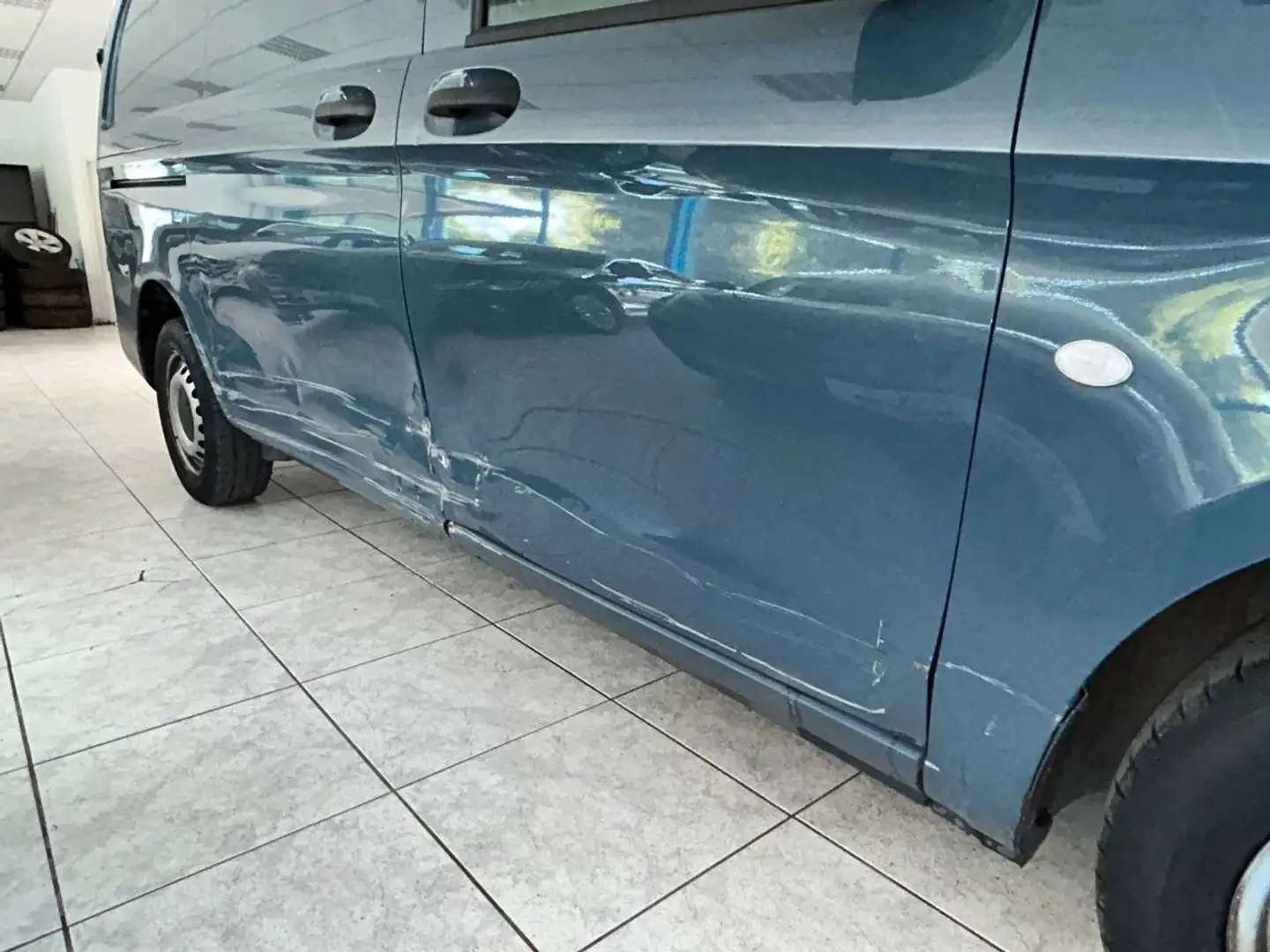 Vehicle image, number 15