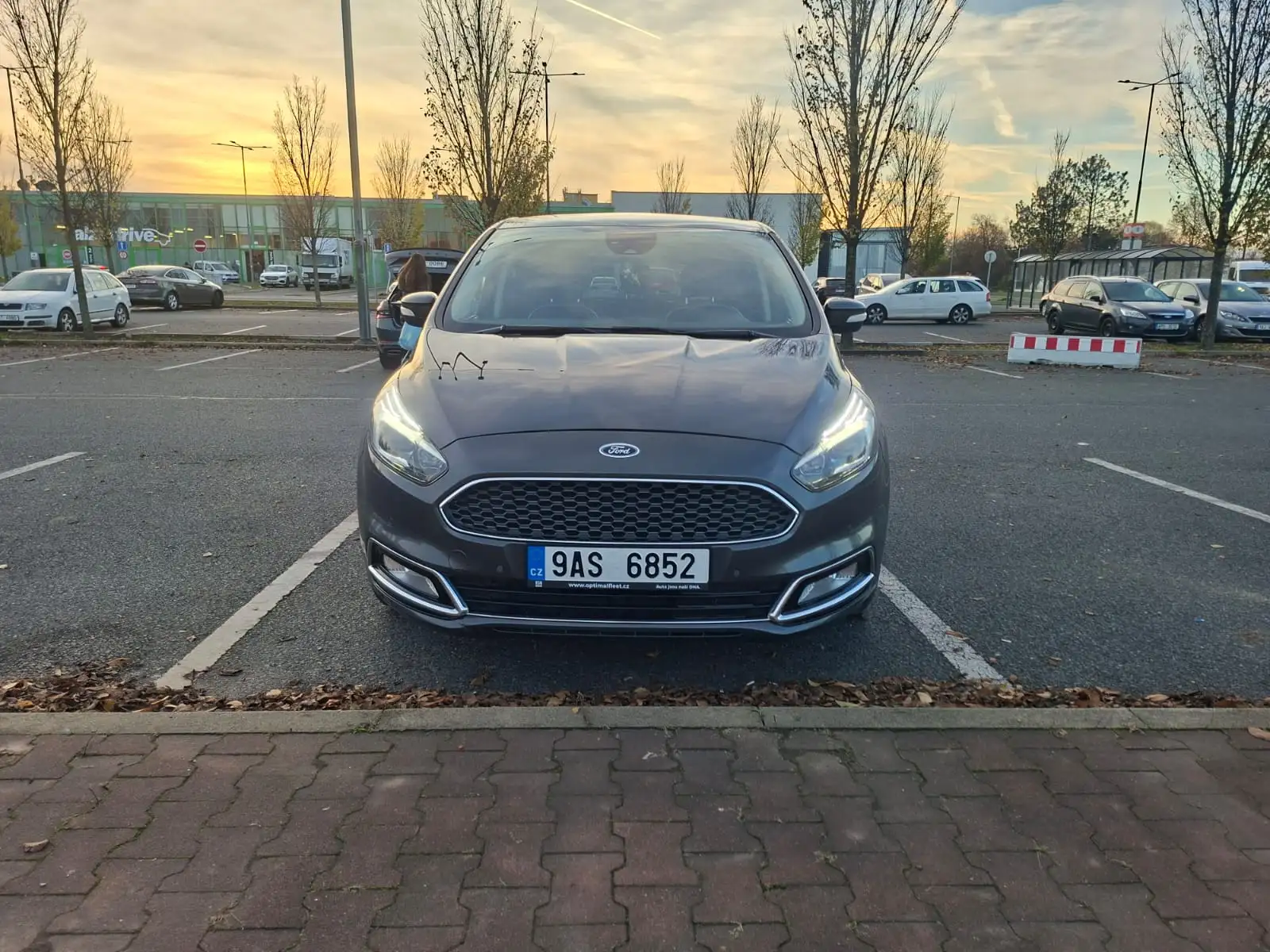 Vehicle image, number 3