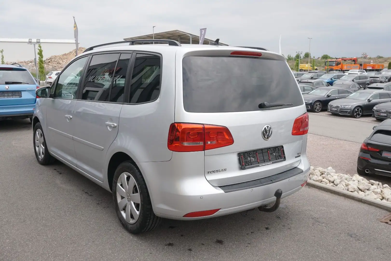 Vehicle image, number 4