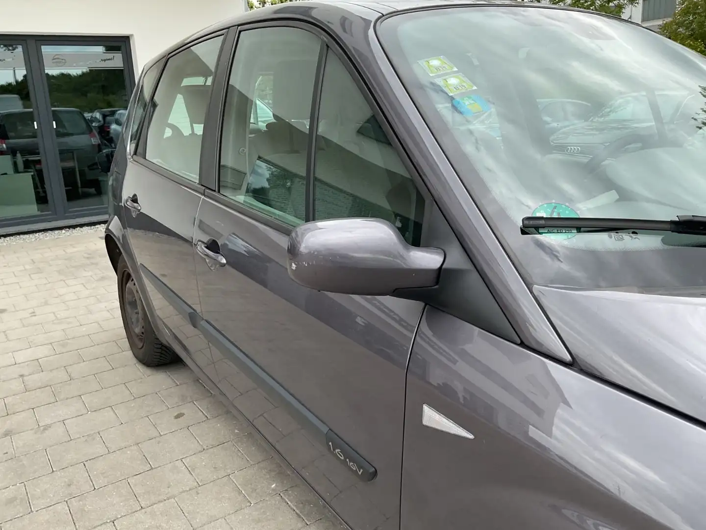 Vehicle image, number 11