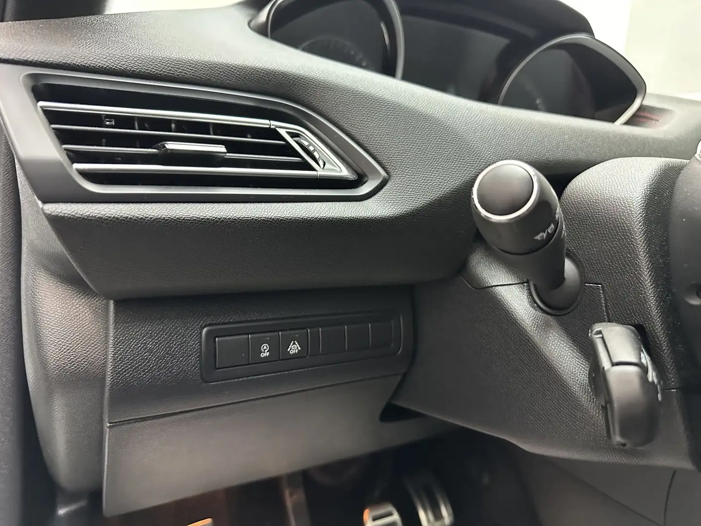 Vehicle image, number 19