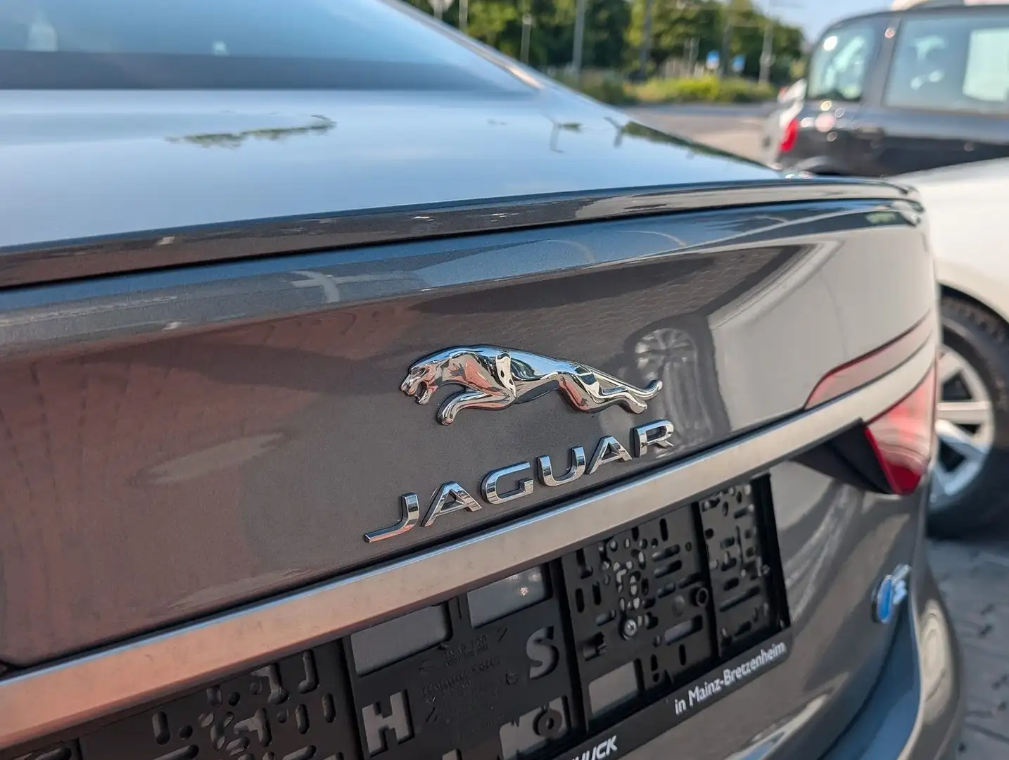 Vehicle image, number 14