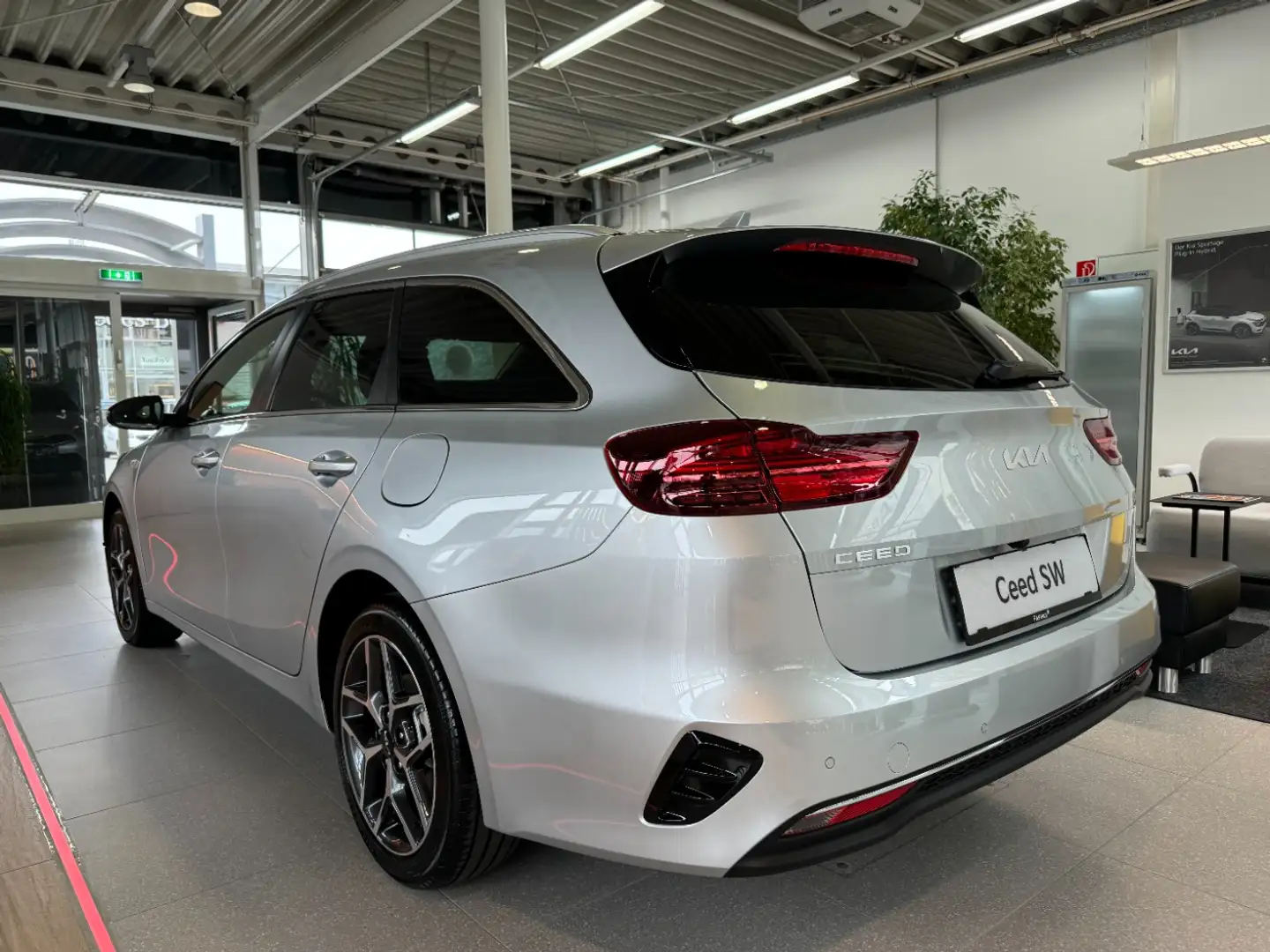 Vehicle image, number 6