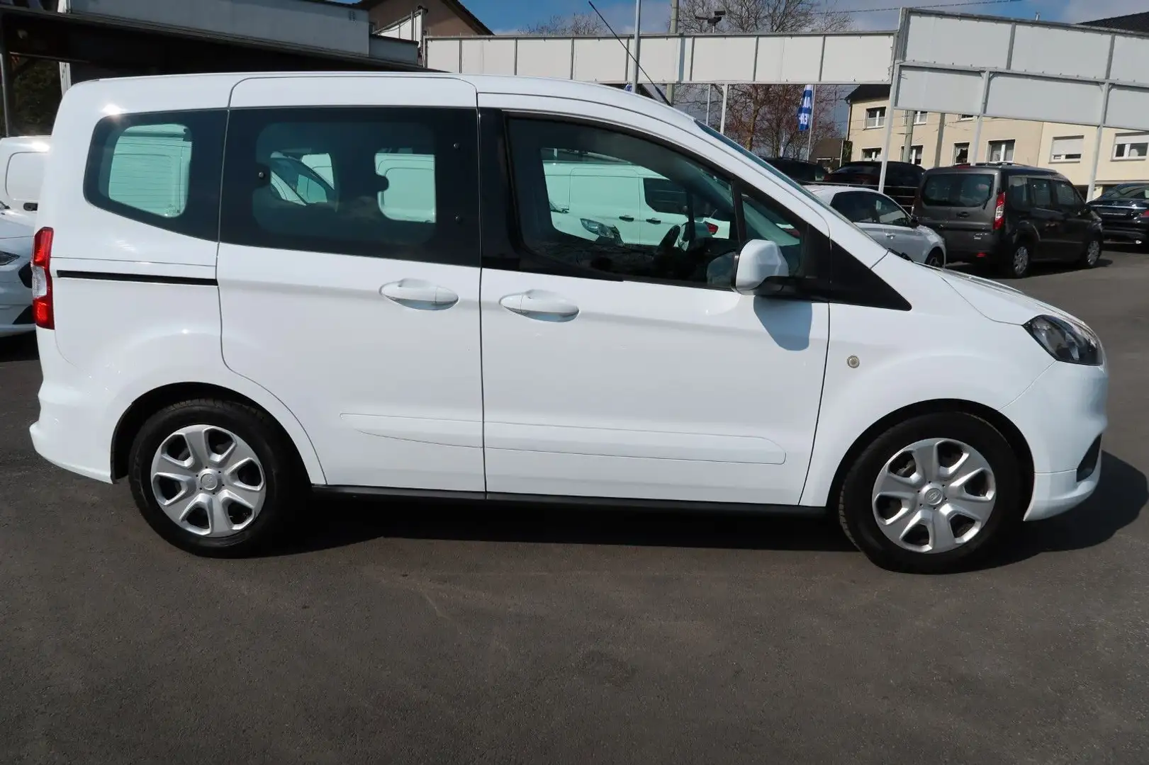 Vehicle image, number 5