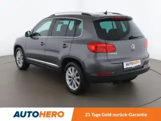 Vehicle image thumbnail, number 4