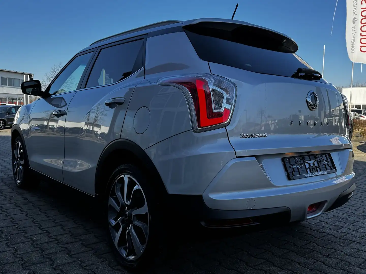 Vehicle image, number 4