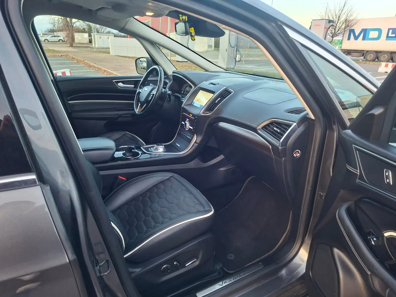 Vehicle image, number 13