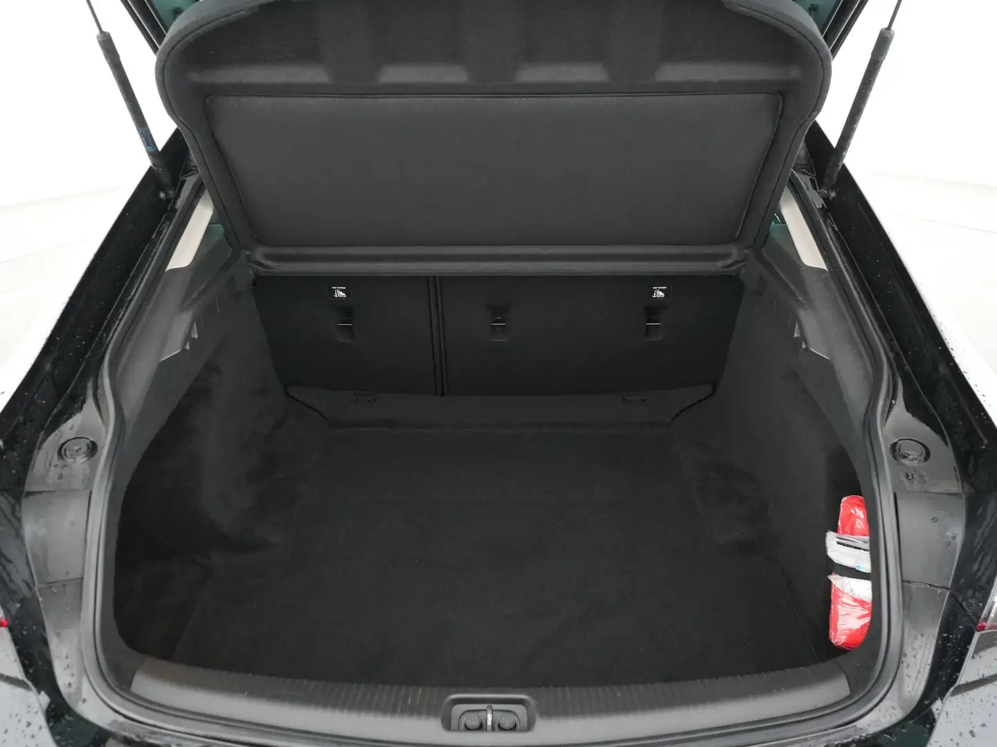 Vehicle image, number 9