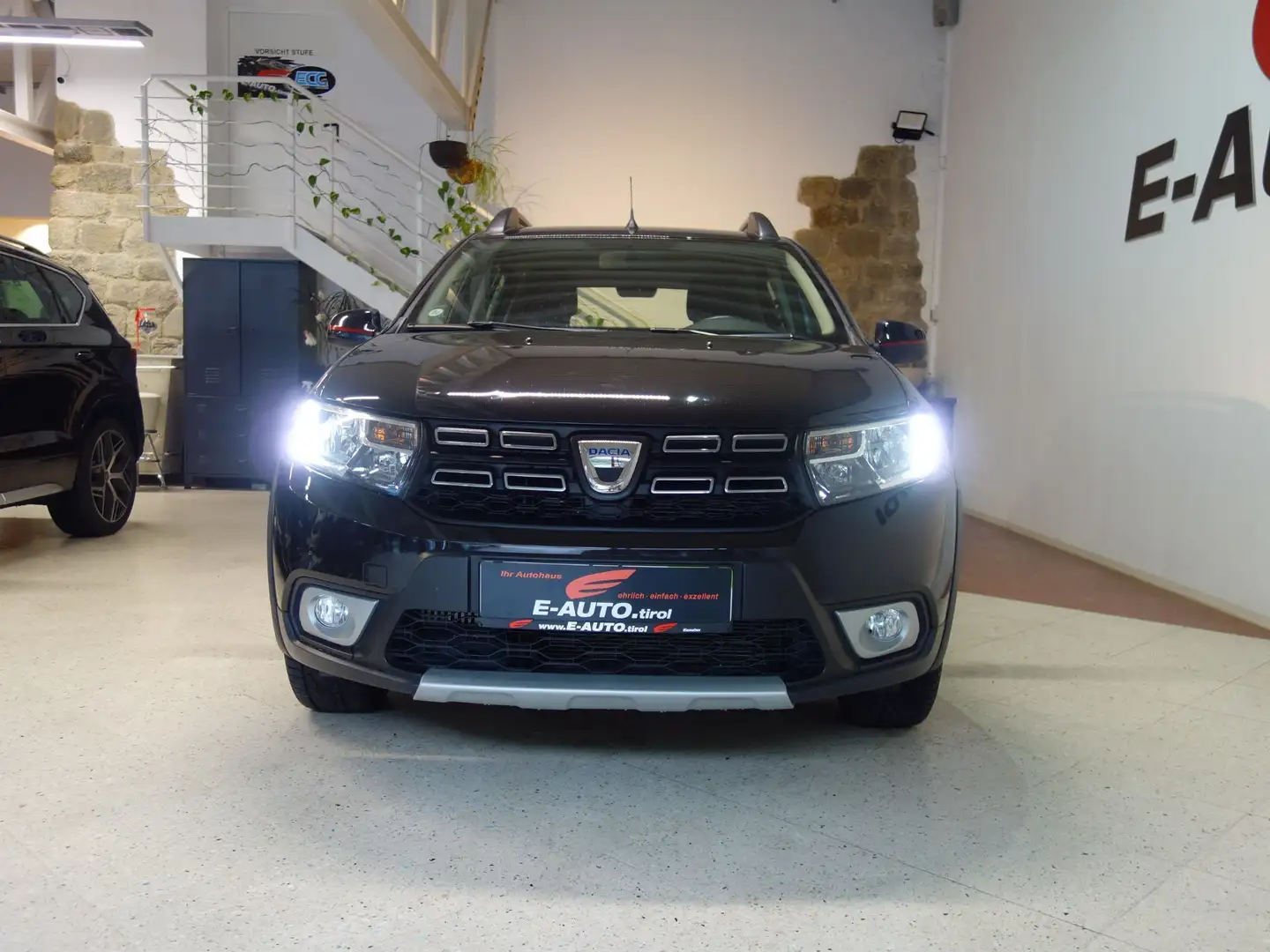 Vehicle image, number 3