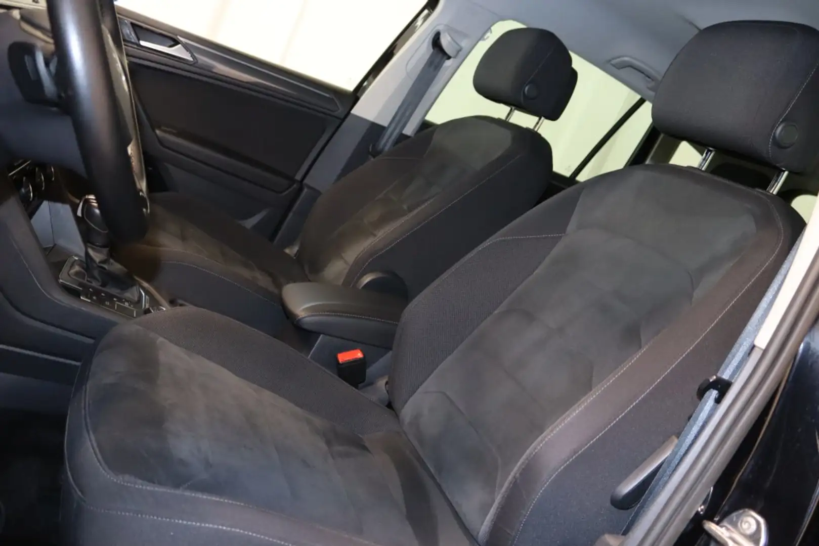 Vehicle image, number 6