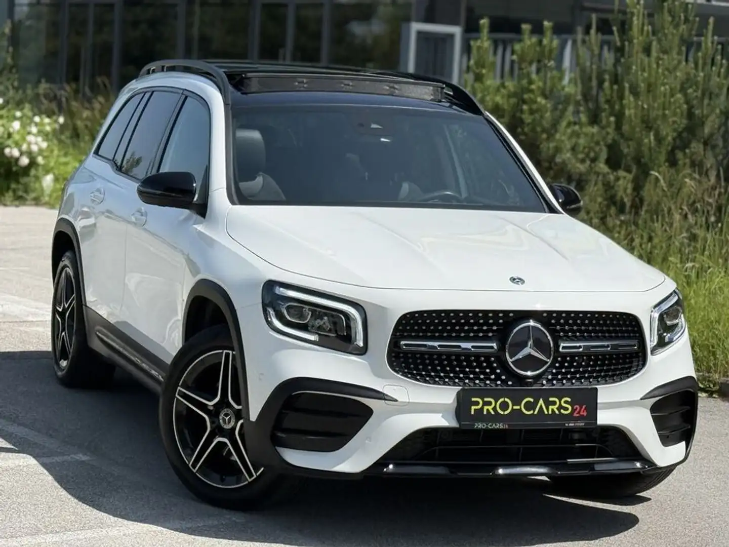 Vehicle image, number 3
