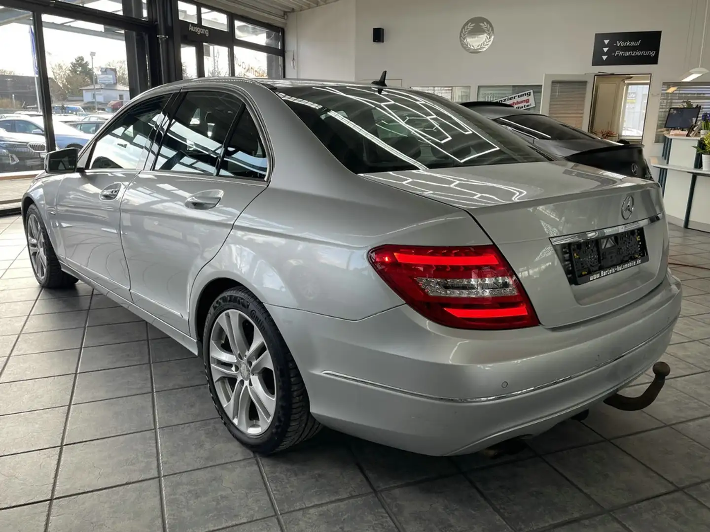 Vehicle image, number 2